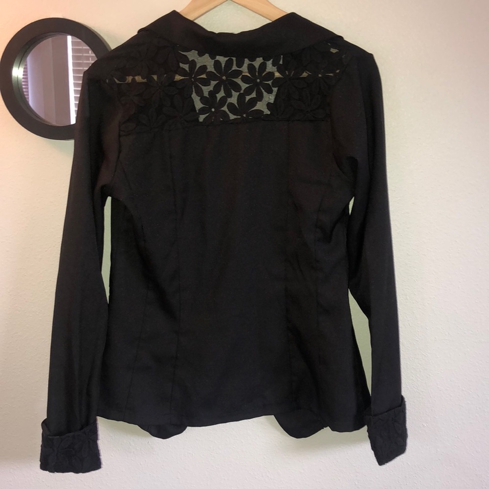 Blazer - Picture 2 of 5
